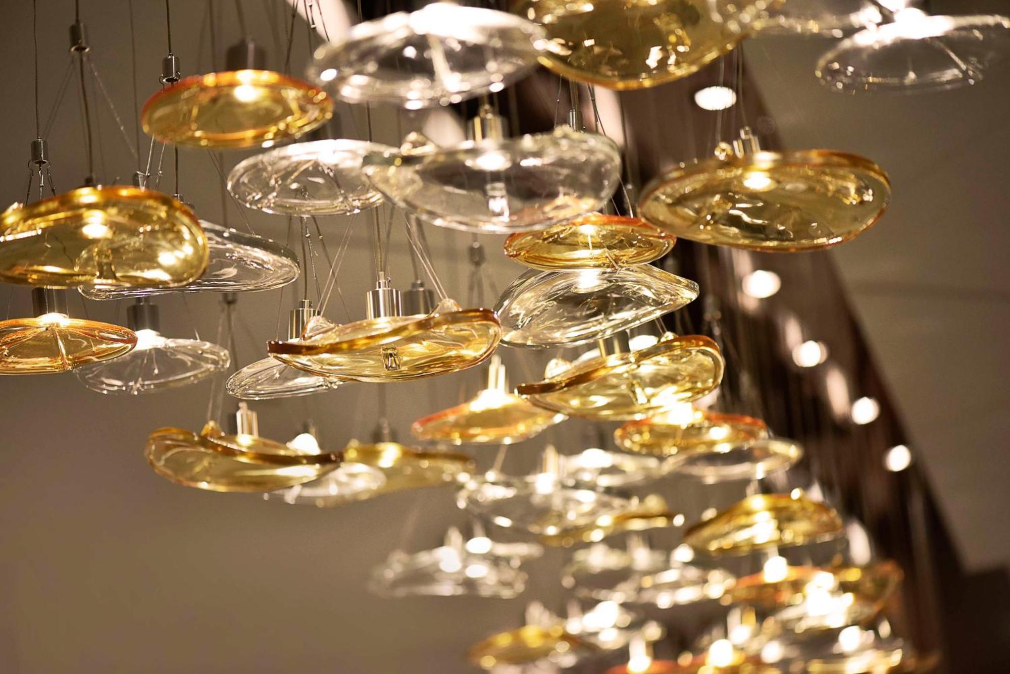 Hilton Bahrain Hotell Manama Exteriör bild A chandelier