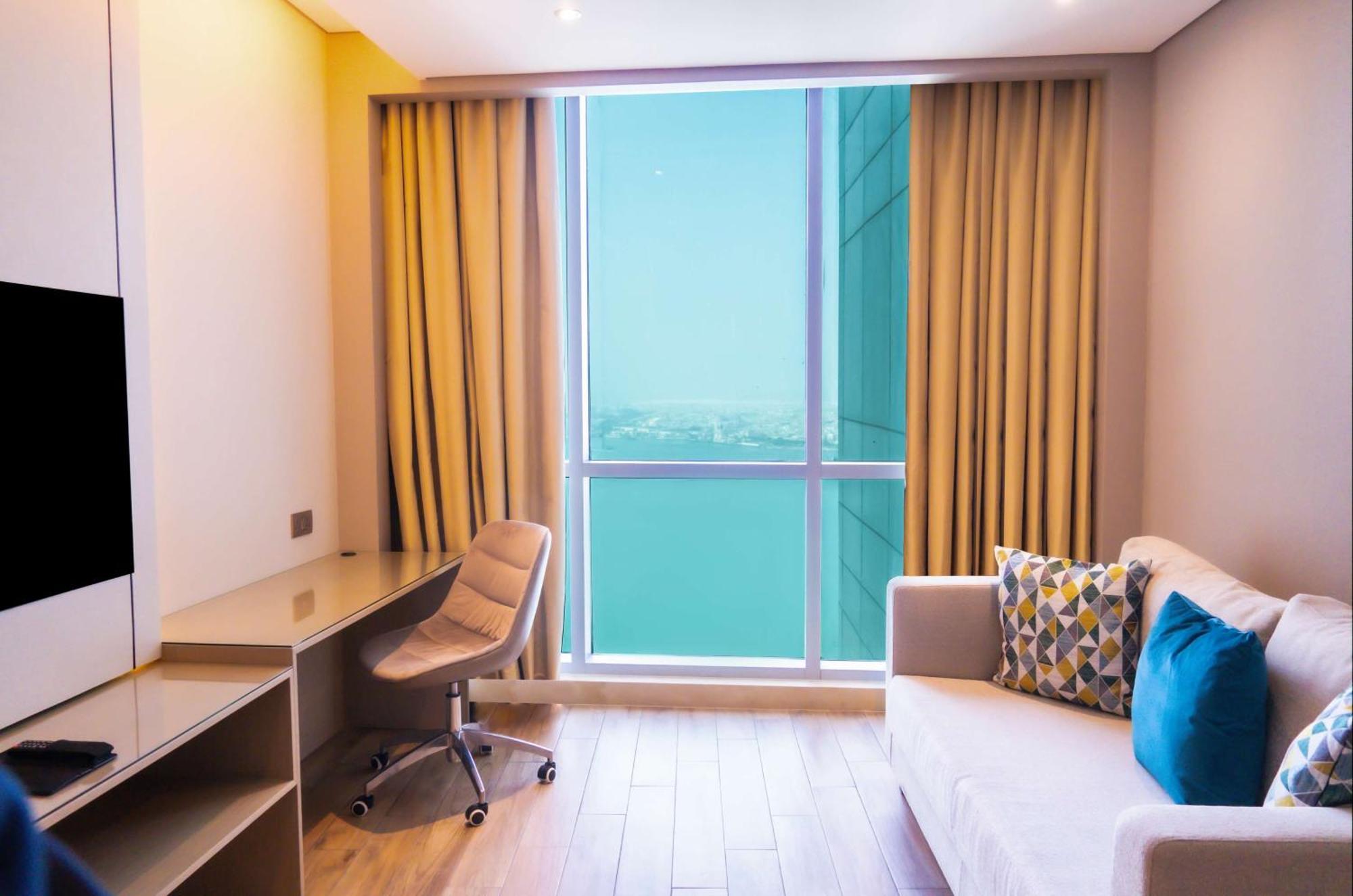 Hilton Bahrain Hotell Manama Exteriör bild A room at the hotel