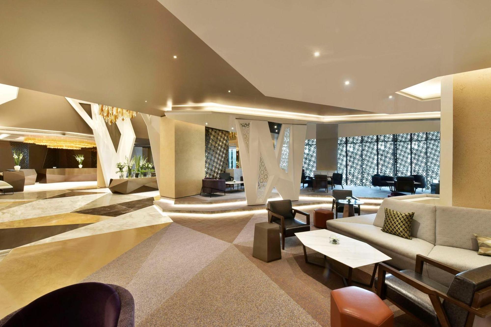 Hilton Bahrain Hotell Manama Exteriör bild The lobby of the hotel