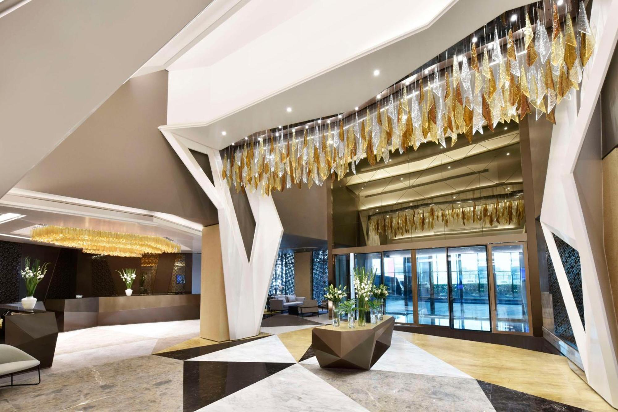 Hilton Bahrain Hotell Manama Exteriör bild The lobby of the hotel