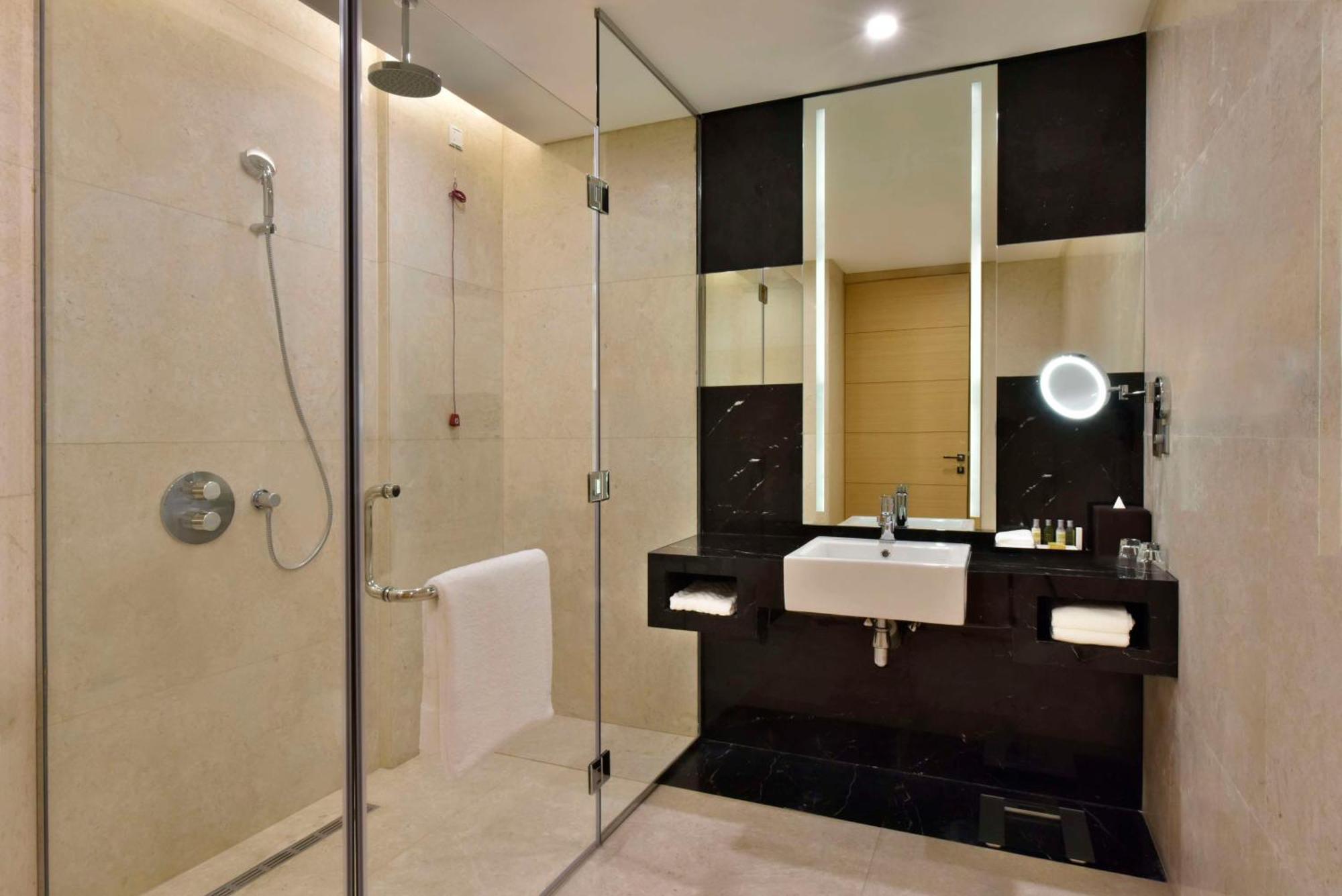 Hilton Bahrain Hotell Manama Exteriör bild
